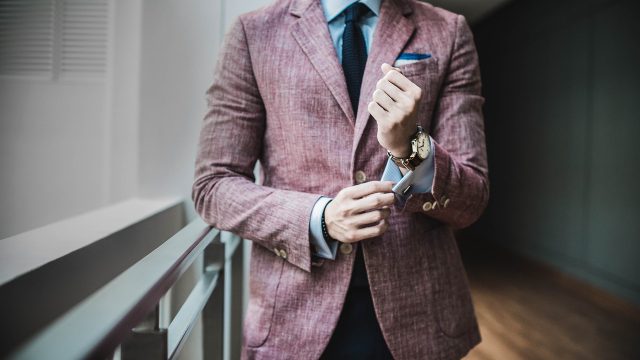 Formalny styl w pracy – jak się ubierać?